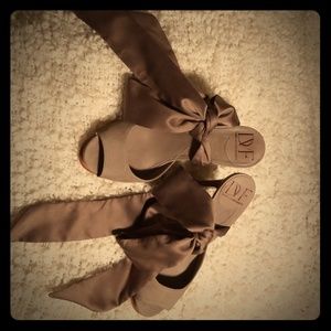 Diane von Furstenberg (Eva) lace up heels